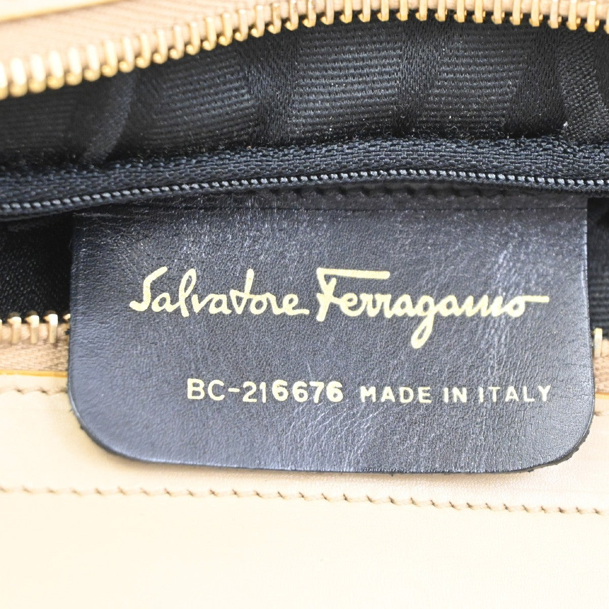 Salvatore Ferragamo Vala Leather, Beige, Leather, Shoulder Bag