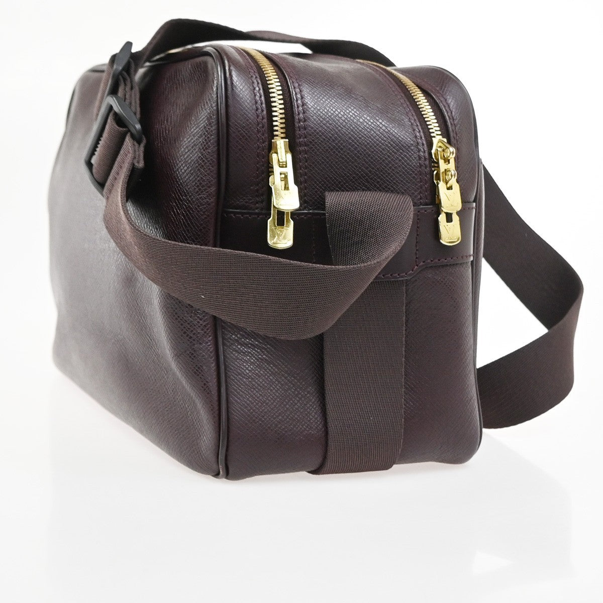 Louis Vuitton Reporter Taiga Leather, Brown, Leather, Shoulder Bag