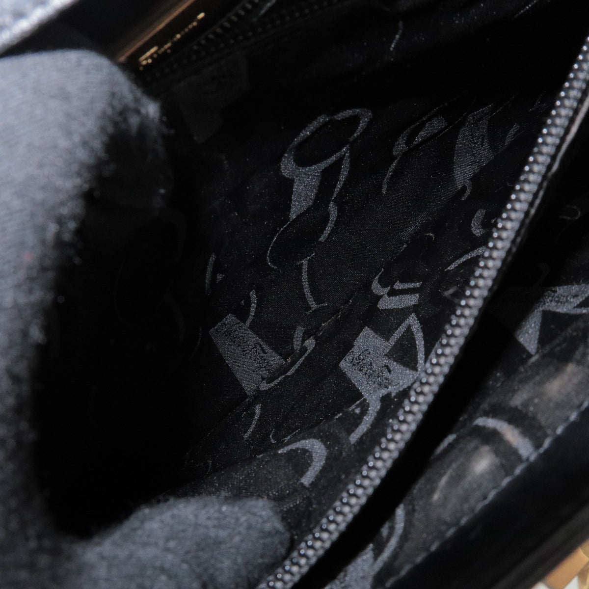 Salvatore Ferragamo Trifolio Leather, Black, Leather, Shoulder Bag