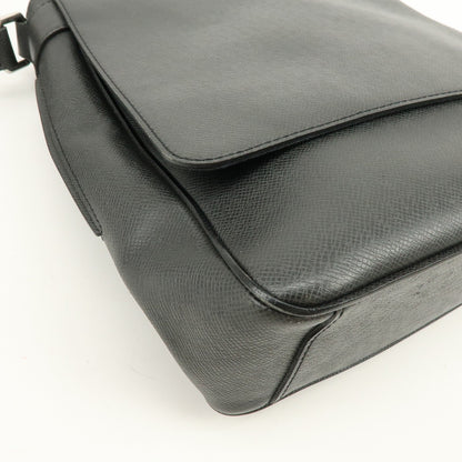 Louis Vuitton Roman Taiga Leather, Gray, Leather, Handbag