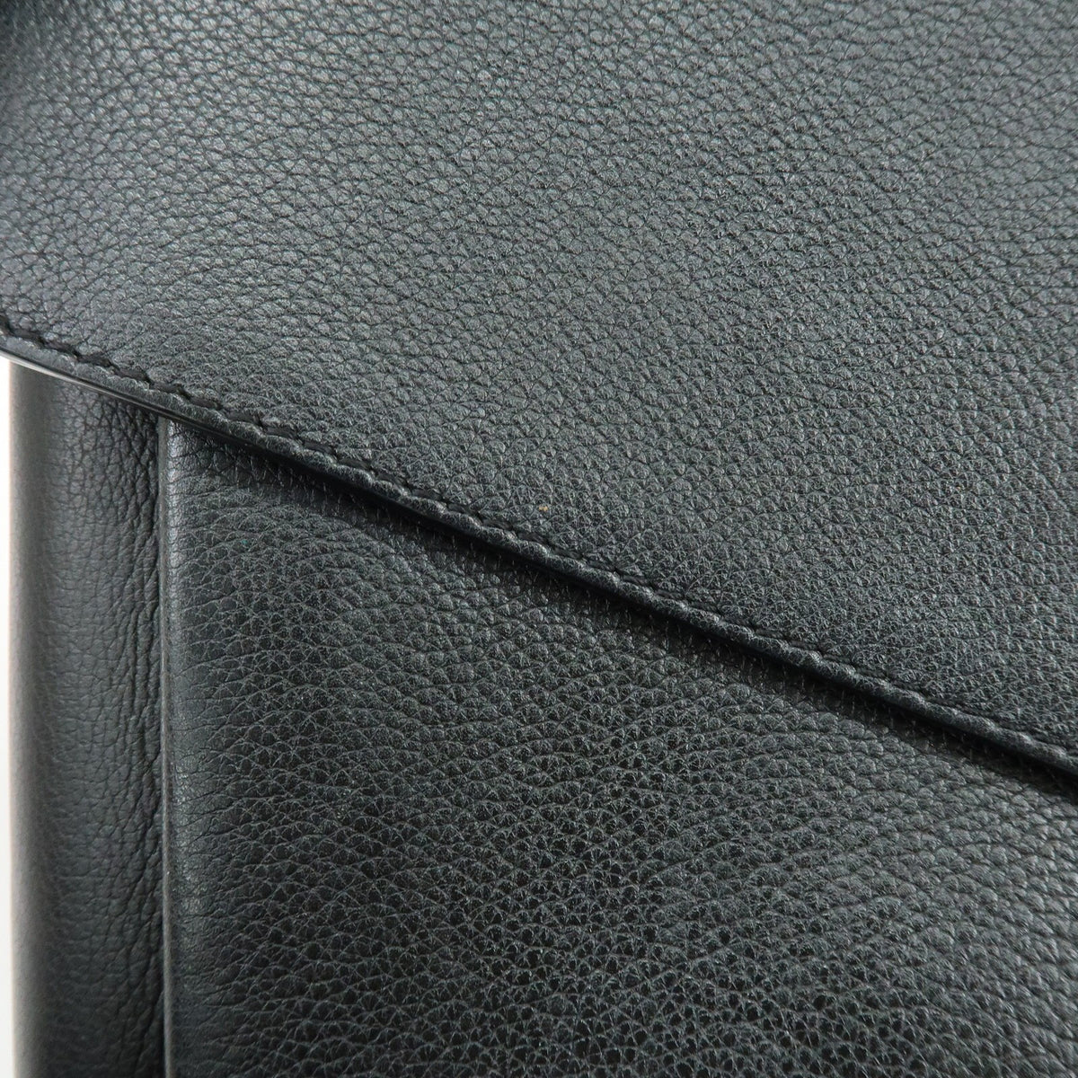 Louis Vuitton Lockme Ever Leather, Black, Leather, Handbag
