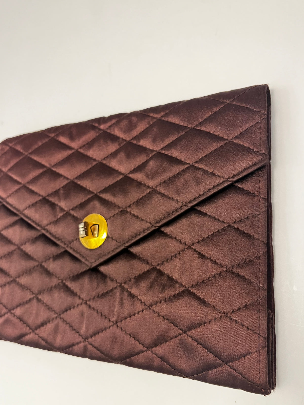 Chanel pochette vintage matelassée Satin, Burgundy, Satin, Clutch