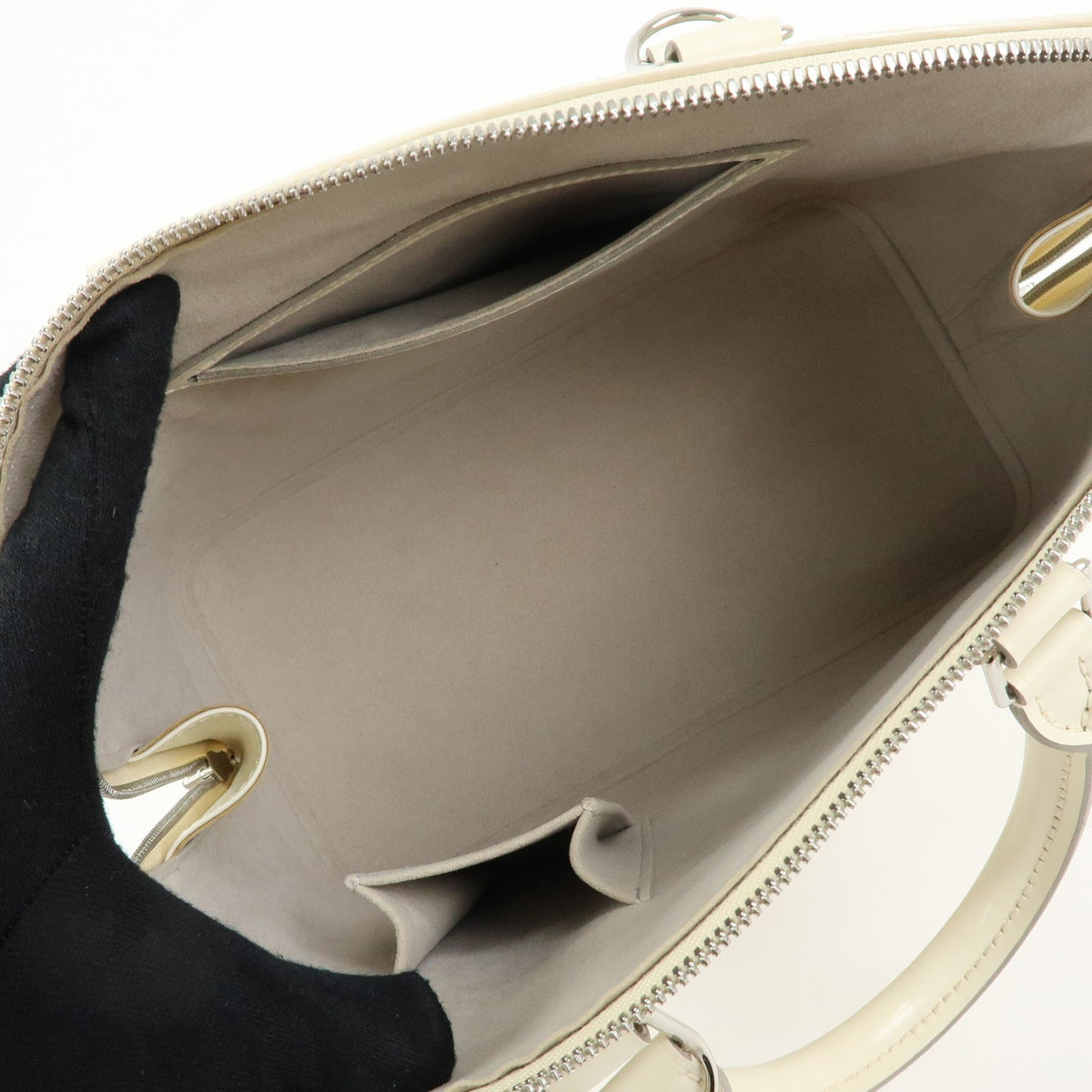 Louis Vuitton Alma Epi Leather, White, Leather, Handbag