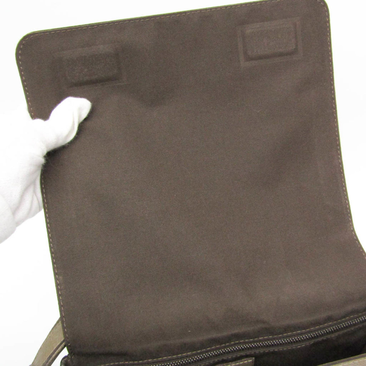 Louis Vuitton Roman Taiga Leather, Beige, Leather, Shoulder Bag