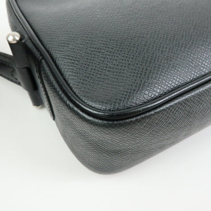 Louis Vuitton Kaluga Pochette Clutch Taiga Leather, Black, Leather, Clutch