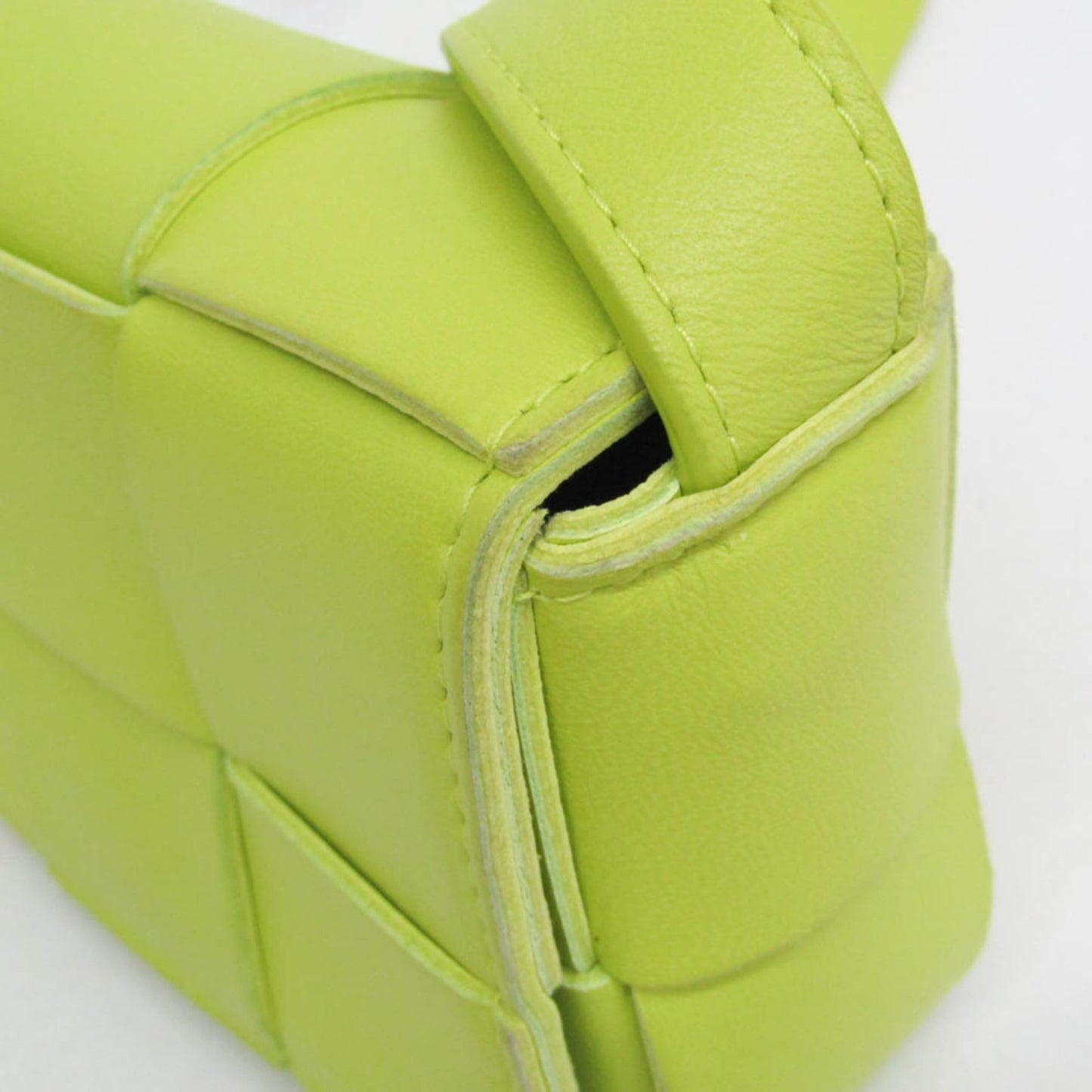 Bottega Veneta Cassette Maxi Intrecciato Leather, Green, Leather, Clutch
