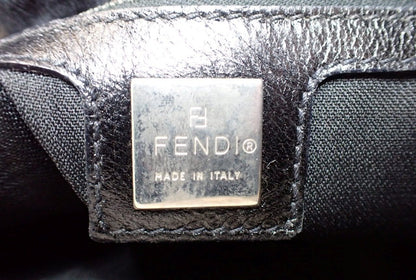 Fendi FENDI BAGUETTE SUEDE Suede noir, Black, Suede, Shoulder Bag