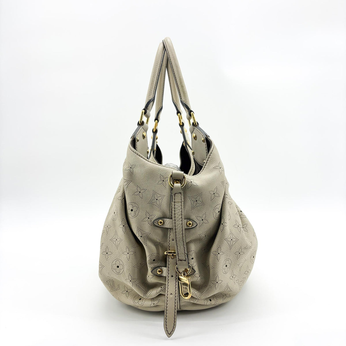 Louis Vuitton L Hobo Mahina Leather, Beige, Leather, Shoulder Bag