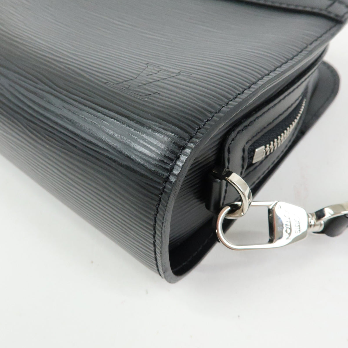 Louis Vuitton Hoche Clutch Epi Leather, Black, Leather, Clutch