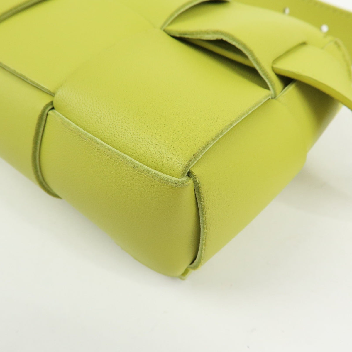 Bottega Veneta Cassette Belt Maxi Intrecciato Leather, Green, Leather, Clutch