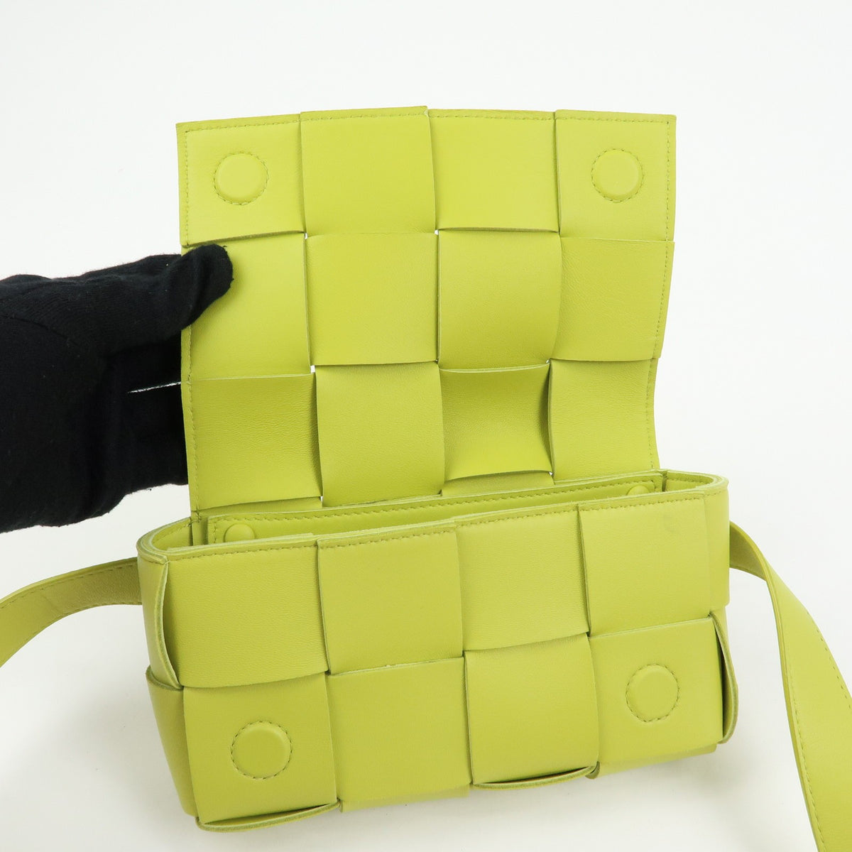 Bottega Veneta Cassette Belt Maxi Intrecciato Leather, Green, Leather, Clutch