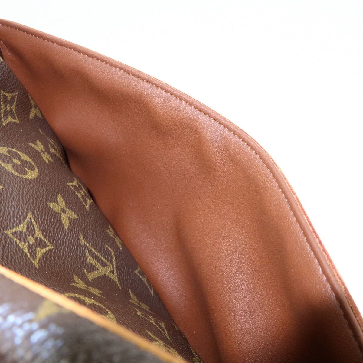 Louis Vuitton Compiegne Cosmetic Monogram Canvas, Brown, Canvas, Toiletry Case