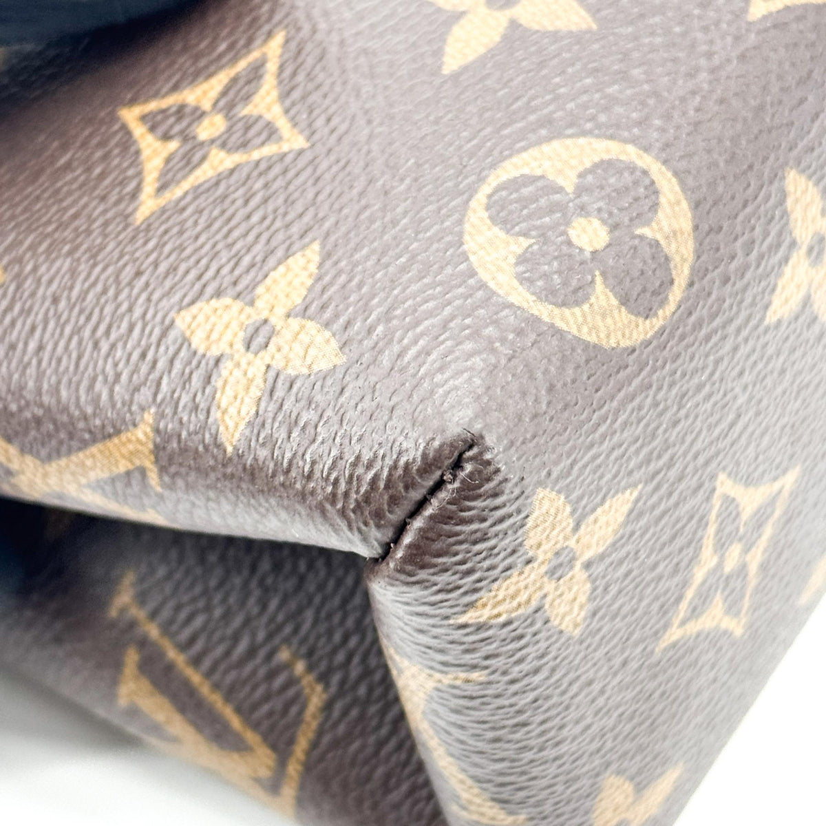 Louis Vuitton Locky Monogram Canvas with Leather, Black, Canvas, Handbag