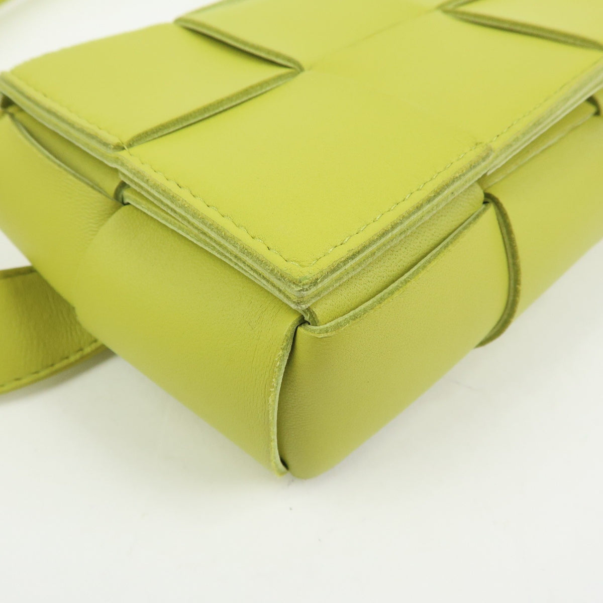 Bottega Veneta Cassette Belt Maxi Intrecciato Leather, Green, Leather, Clutch