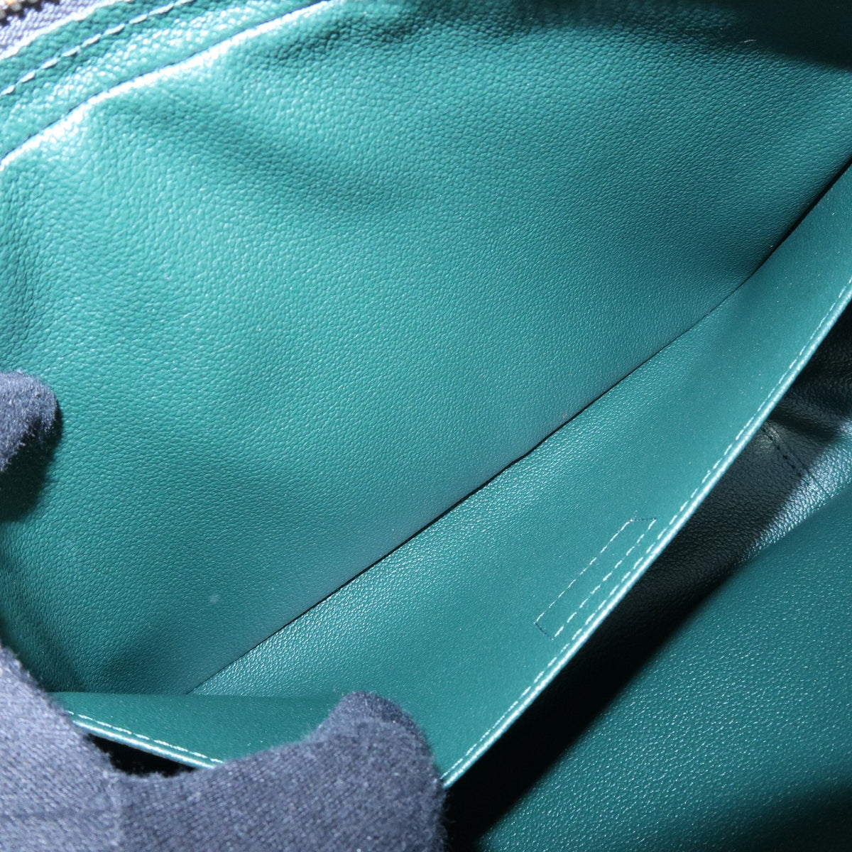 Louis Vuitton Toiletry Pouch Taiga Leather, Green, Leather, Clutch