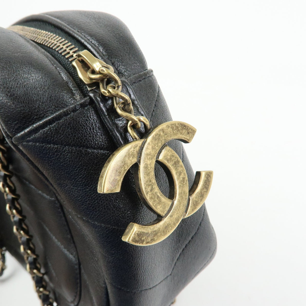 Chanel Camera Chevron Lambskin, Black, Leather, Handbag