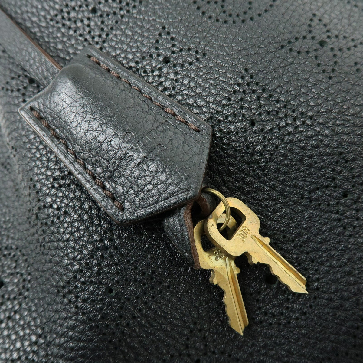 Louis Vuitton Selene Mahina Leather, Black, Leather, Handbag
