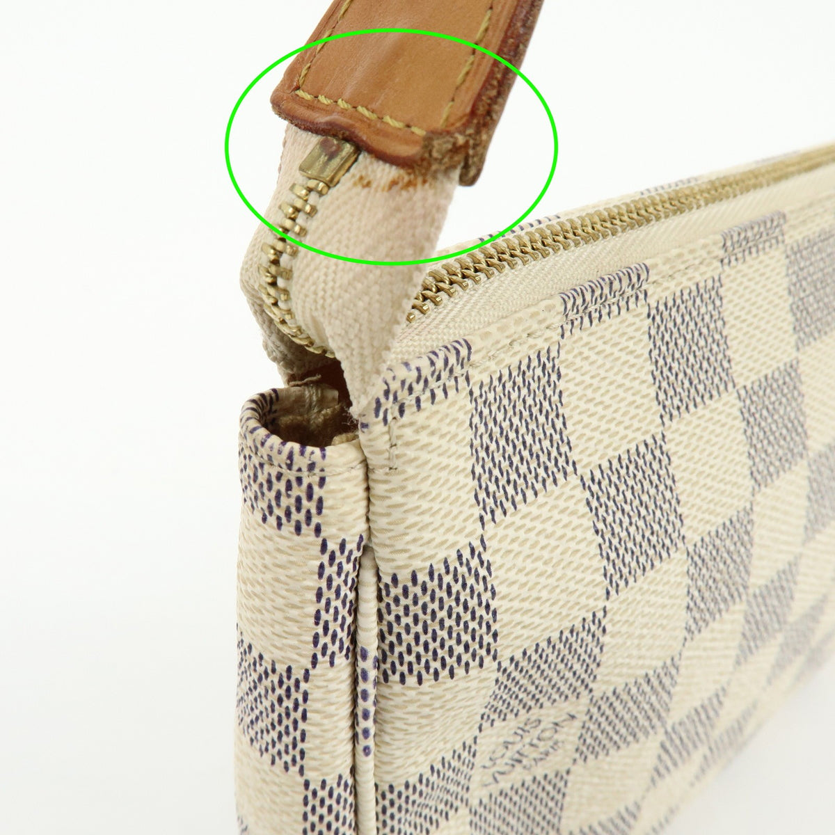 Louis Vuitton Pochette Accessoires Damier, White, Canvas, Clutch