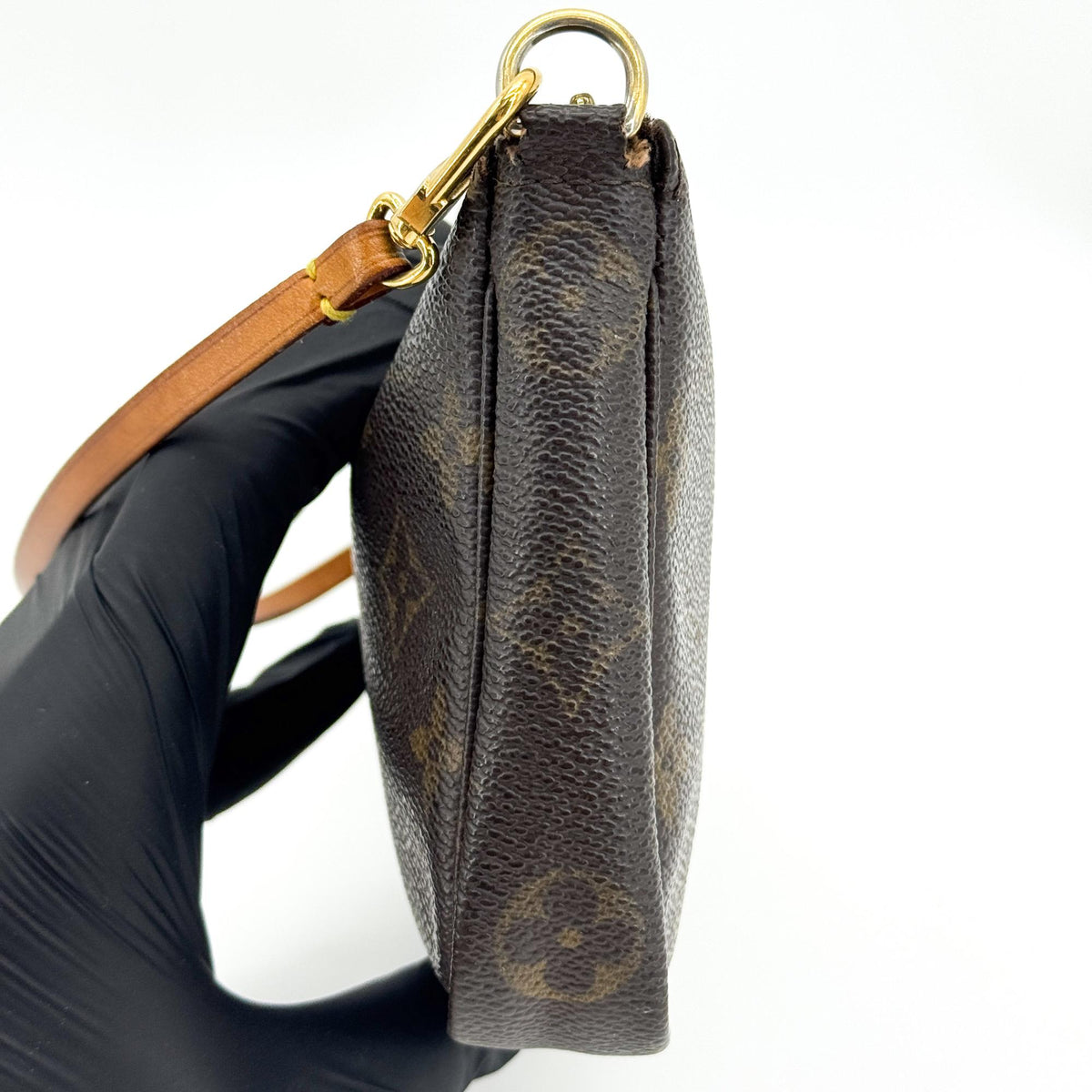 Louis Vuitton Louis Vuitton Monogramme Pochette Monogramme Canvas, Brown, Canvas, Clutch