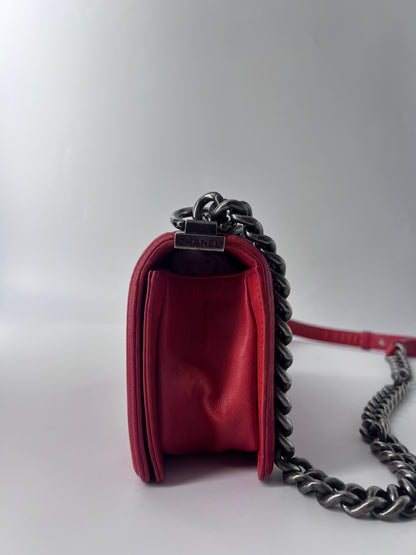 Chanel Boy Flap Bag Quilted Lambskin, RED, LEATHER, Shoulder bag
