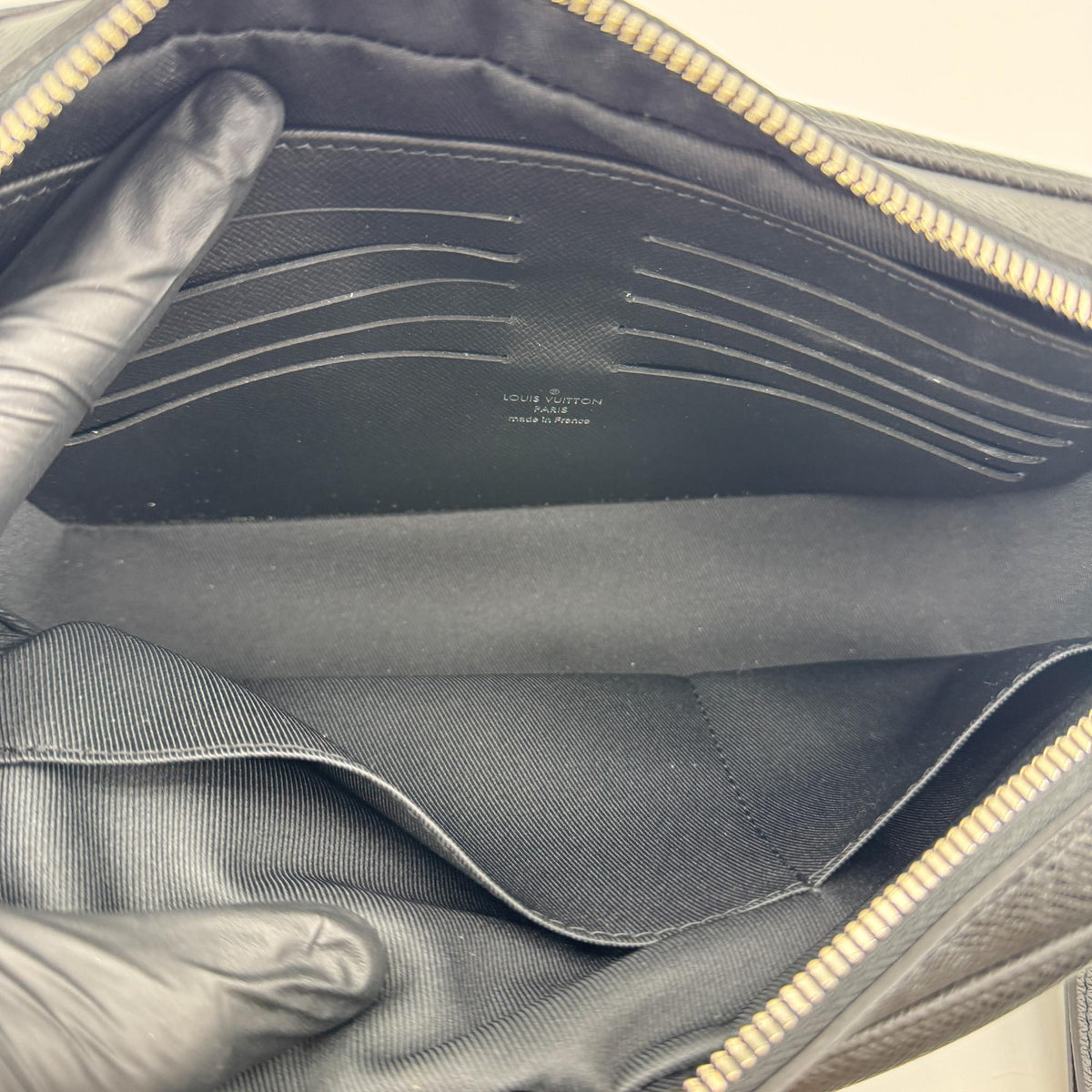 Louis Vuitton Kasai Clutch Taiga Leather, Black, Leather, Clutch
