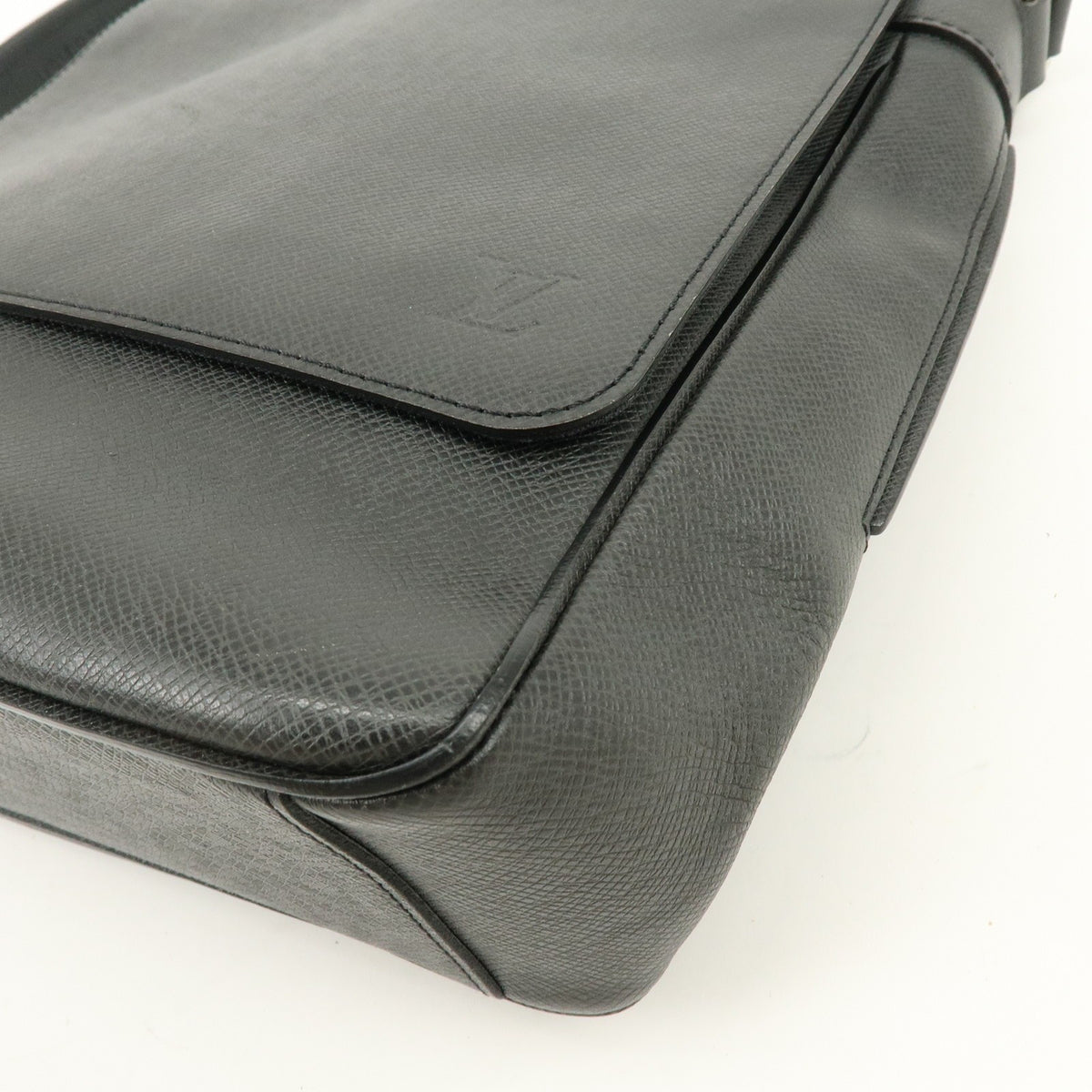 Louis Vuitton Roman Taiga Leather, Gray, Leather, Handbag