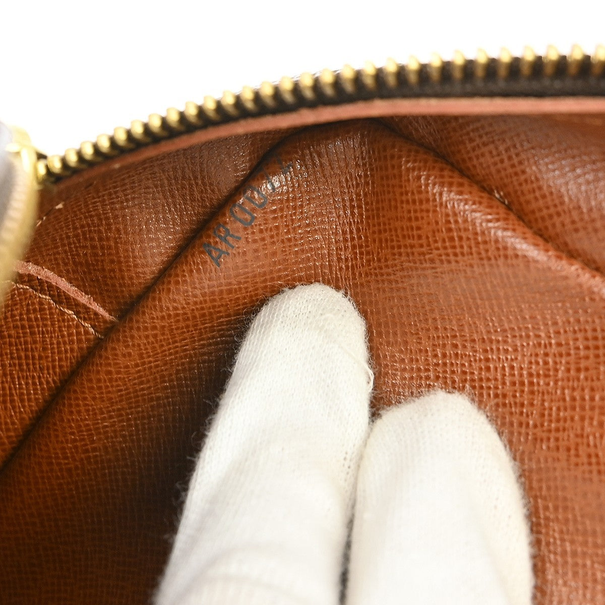 Louis Vuitton Nil Messenger Monogram Canvas, Brown, Canvas, Handbag