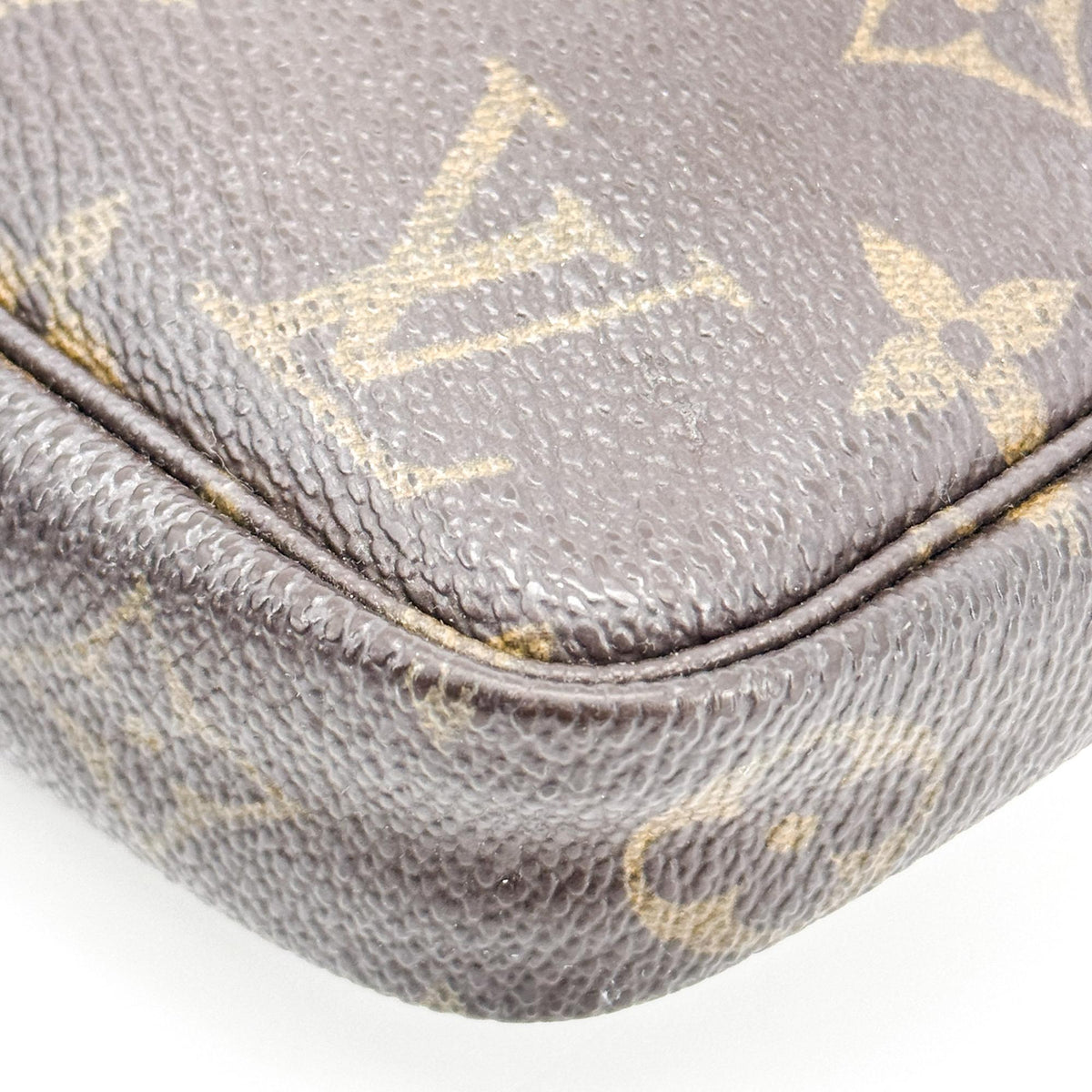 Louis Vuitton Louis Vuitton Monogramme Pochette Monogramme Canvas, Brown, Canvas, Clutch