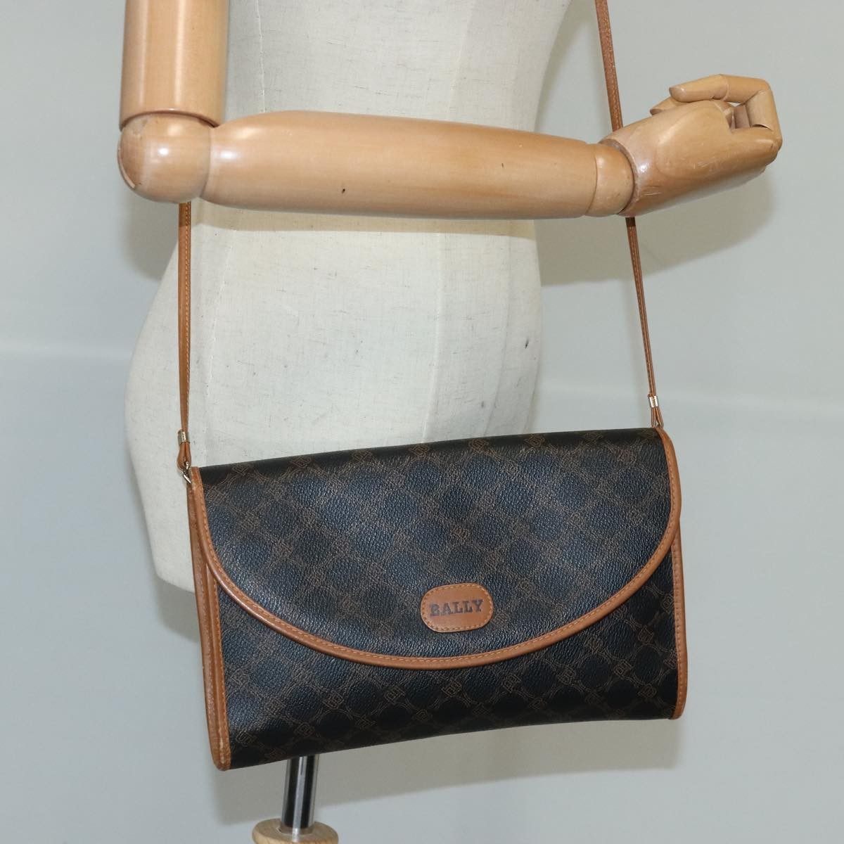 Bally Vintage Leather, Black, Leather, Shoulder Bag