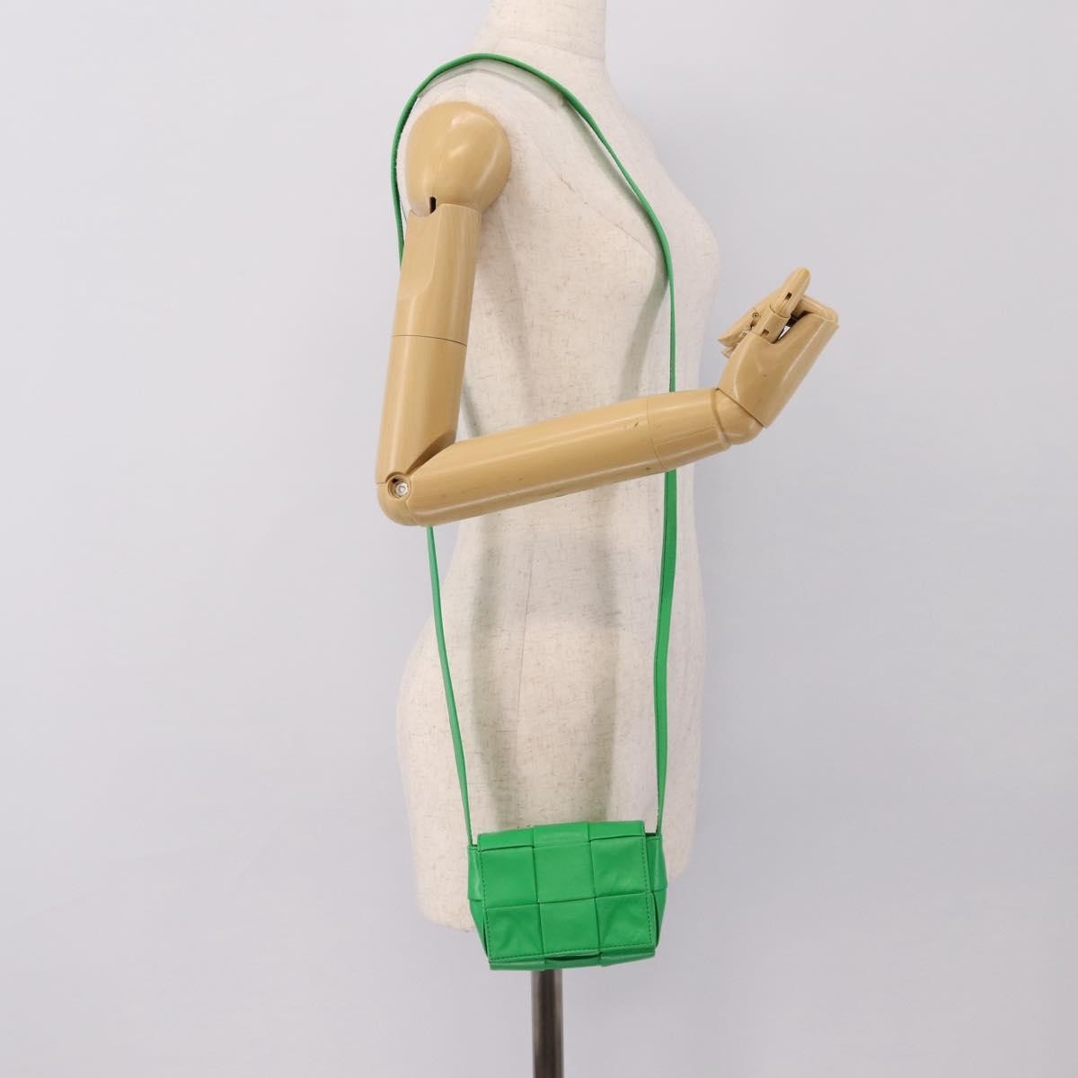 Bottega Veneta Cassette Maxi Intrecciato Leather, Green, Leather, Clutch