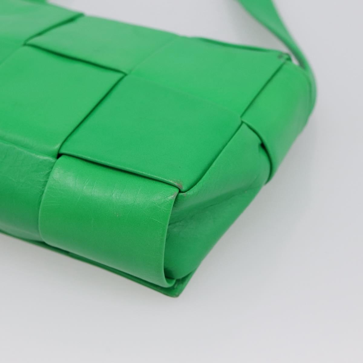 Bottega Veneta Cassette Maxi Intrecciato Leather, Green, Leather, Clutch