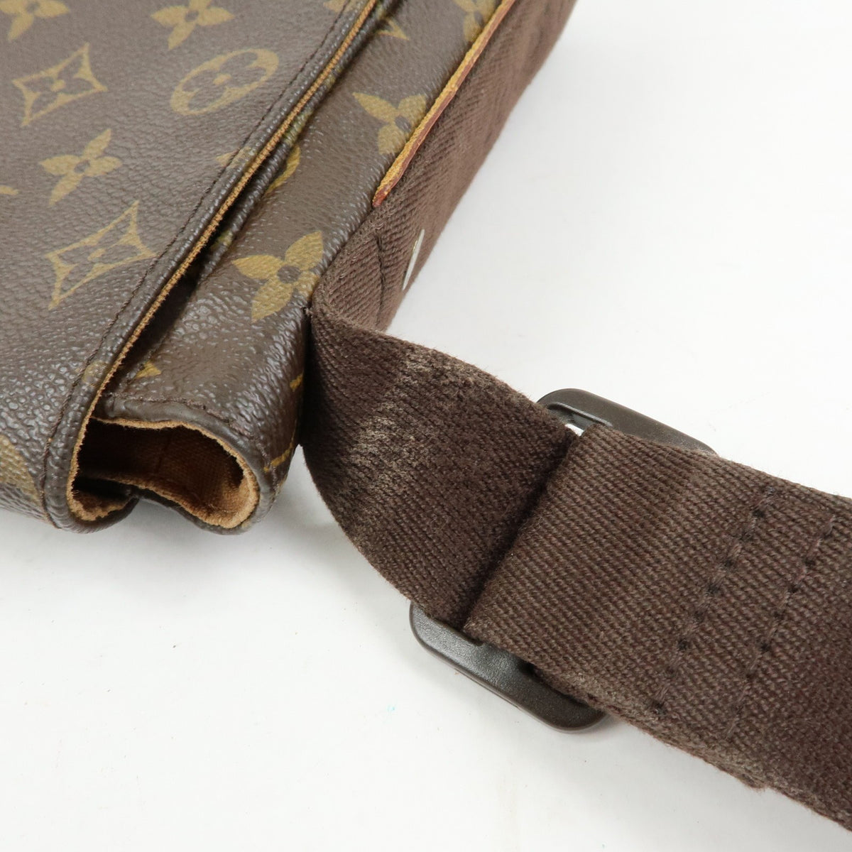 Louis Vuitton Beaubourg Messenger Monogram Canvas, Brown, Canvas, Handbag