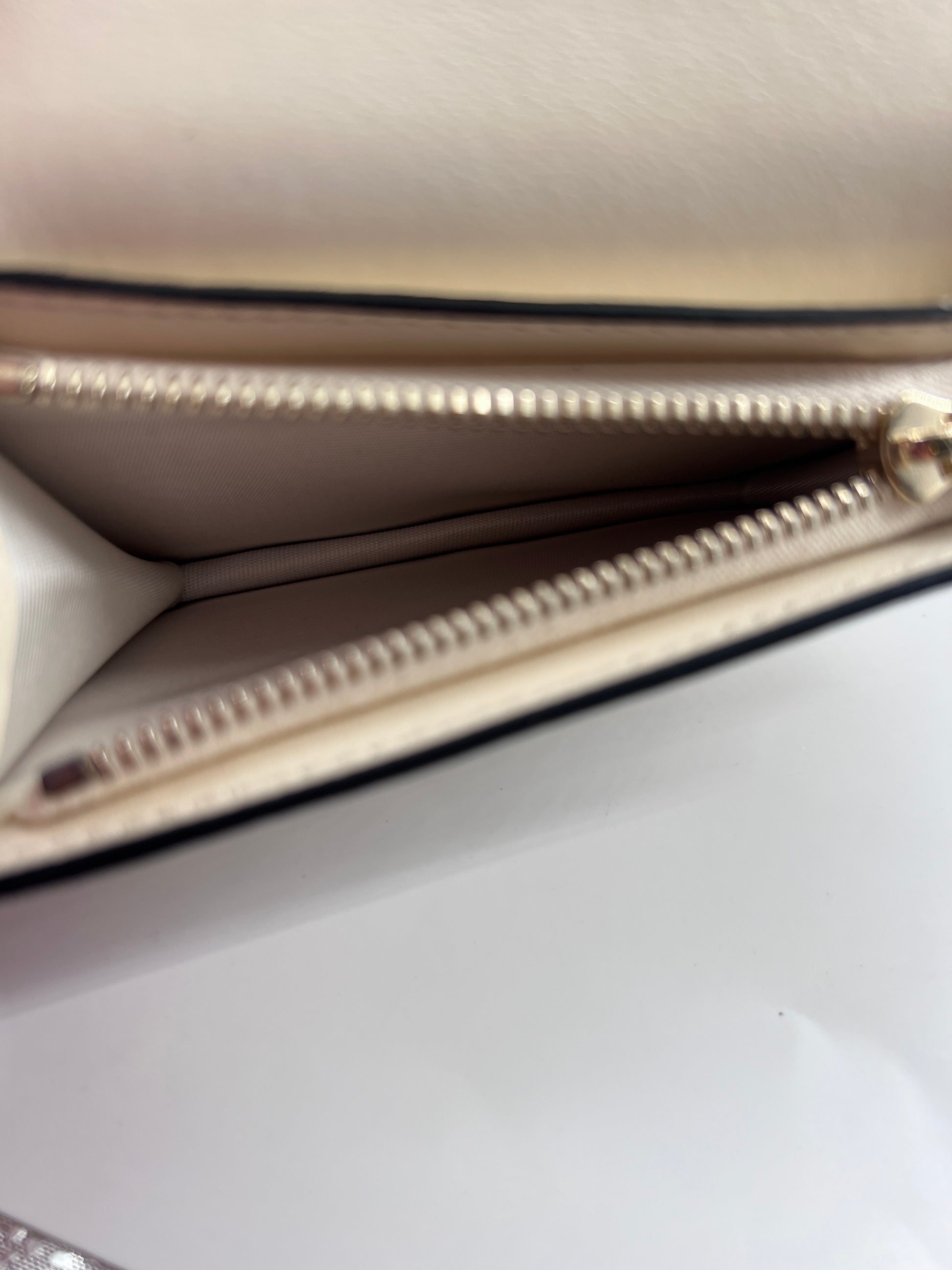 Valentino Garavani Rockstud Pouch Leather, WHITE, LEATHER, Clutche & pouche