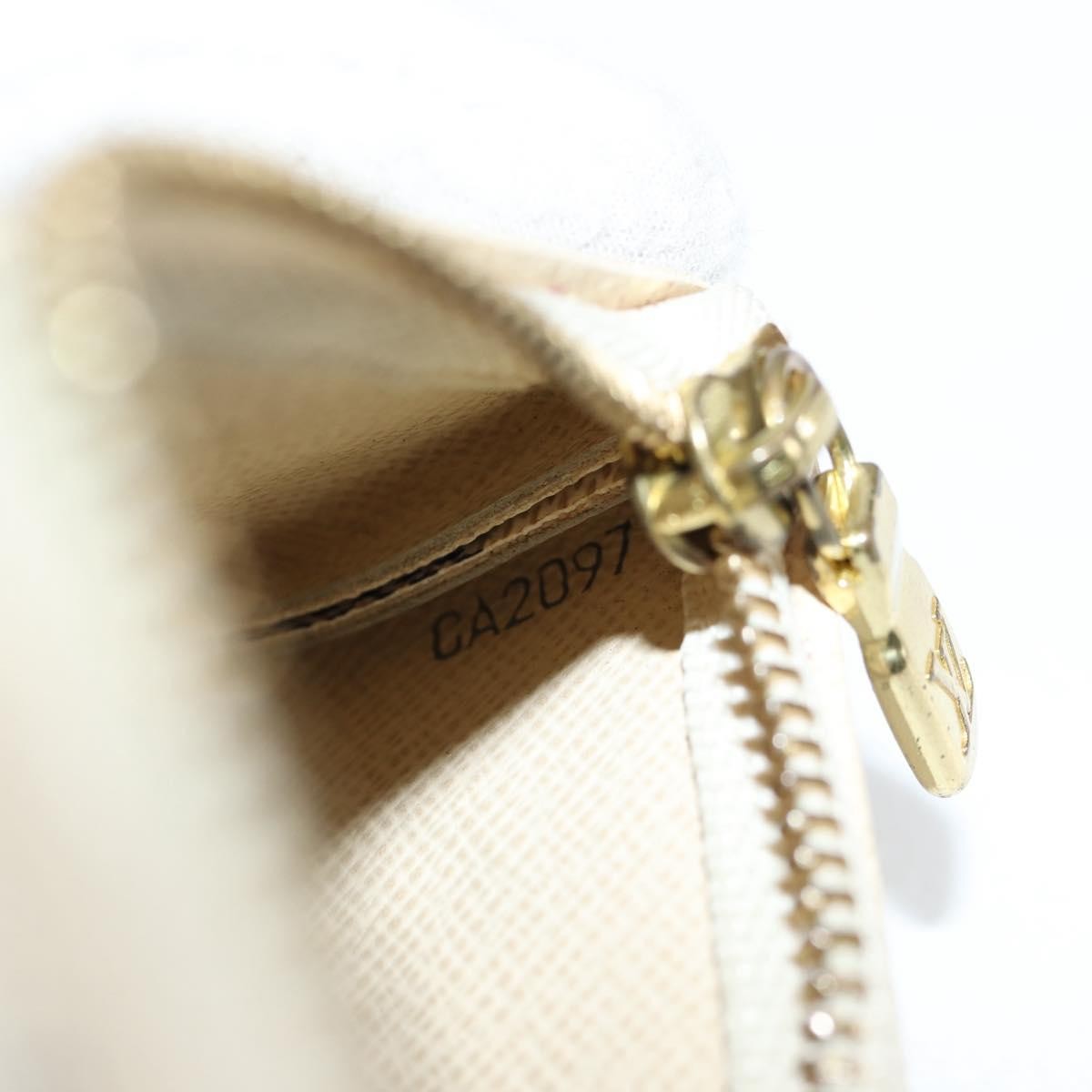 Louis Vuitton Pochette clés NM Canvas, White, Canvas, Wallet