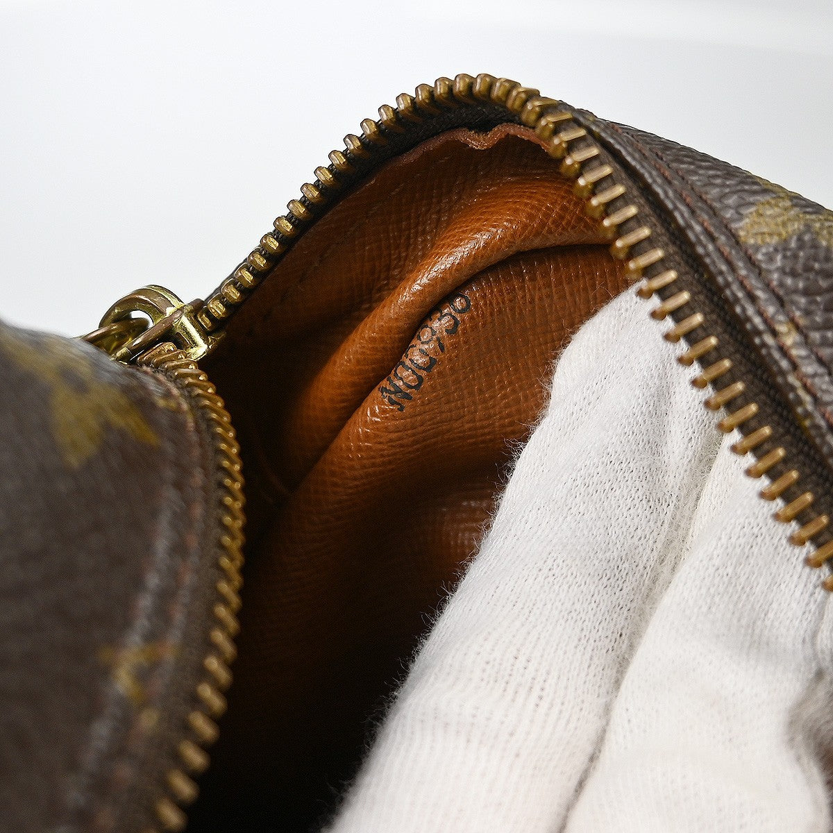 Louis Vuitton Nil Messenger Monogram Canvas, Brown, Canvas, Shoulder Bag