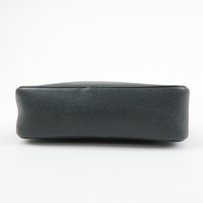 Louis Vuitton Kaluga Pochette Clutch Taiga Leather, Black, Leather, Clutch