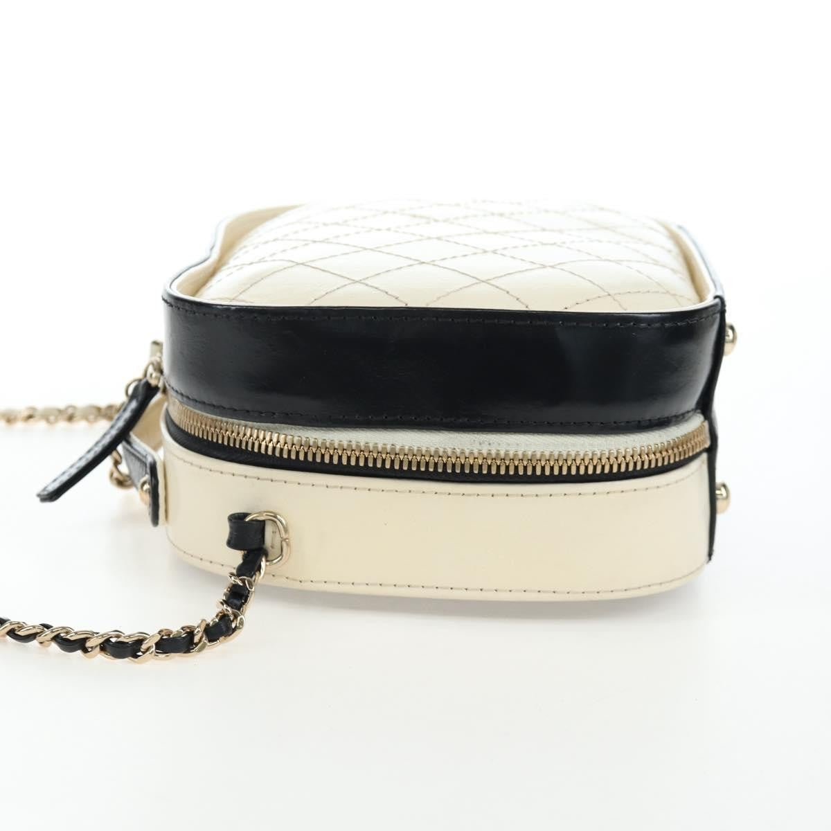 Chanel Vanity Case Quilted Crumpled Calfskin, White, Leather, Handbag