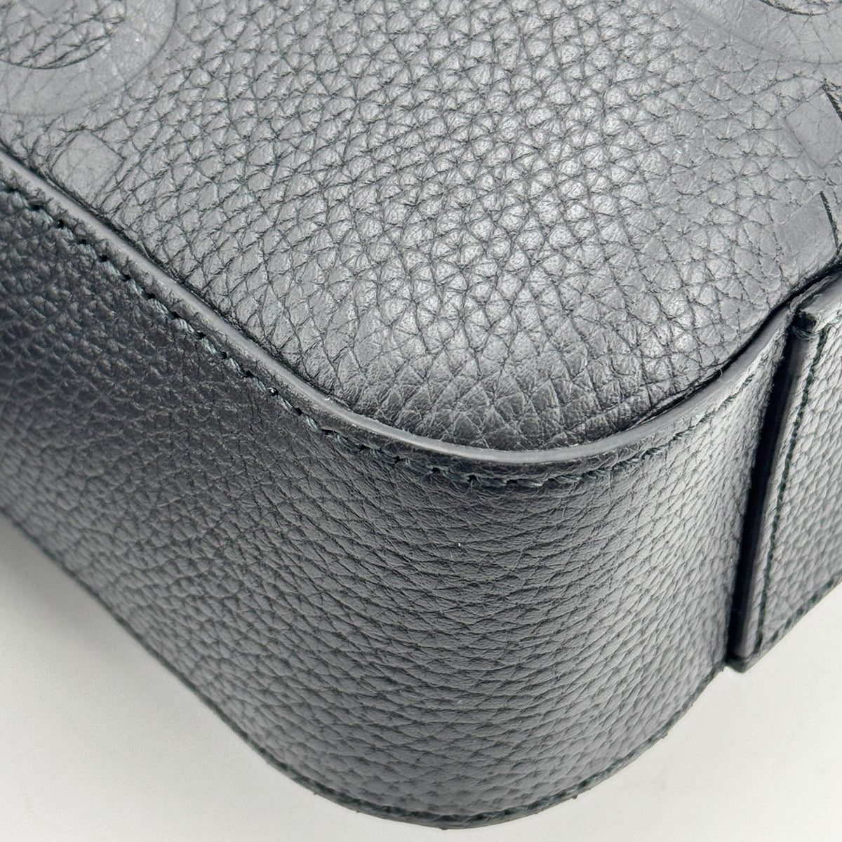 Gucci Convertible Jumbo GG Embossed Leather, Black, Leather, Tote Bag