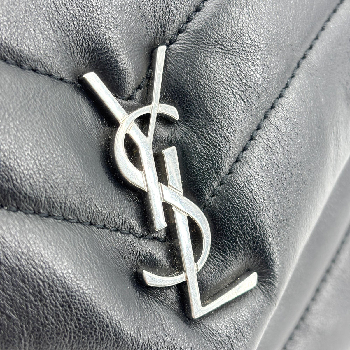 Saint Laurent Loulou Matelasse Chevron Leather, Black, Leather, Shoulder Bag
