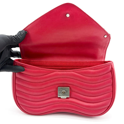 Louis Vuitton New Wave Chain Quilted Leather, Red, Leather, Handbag