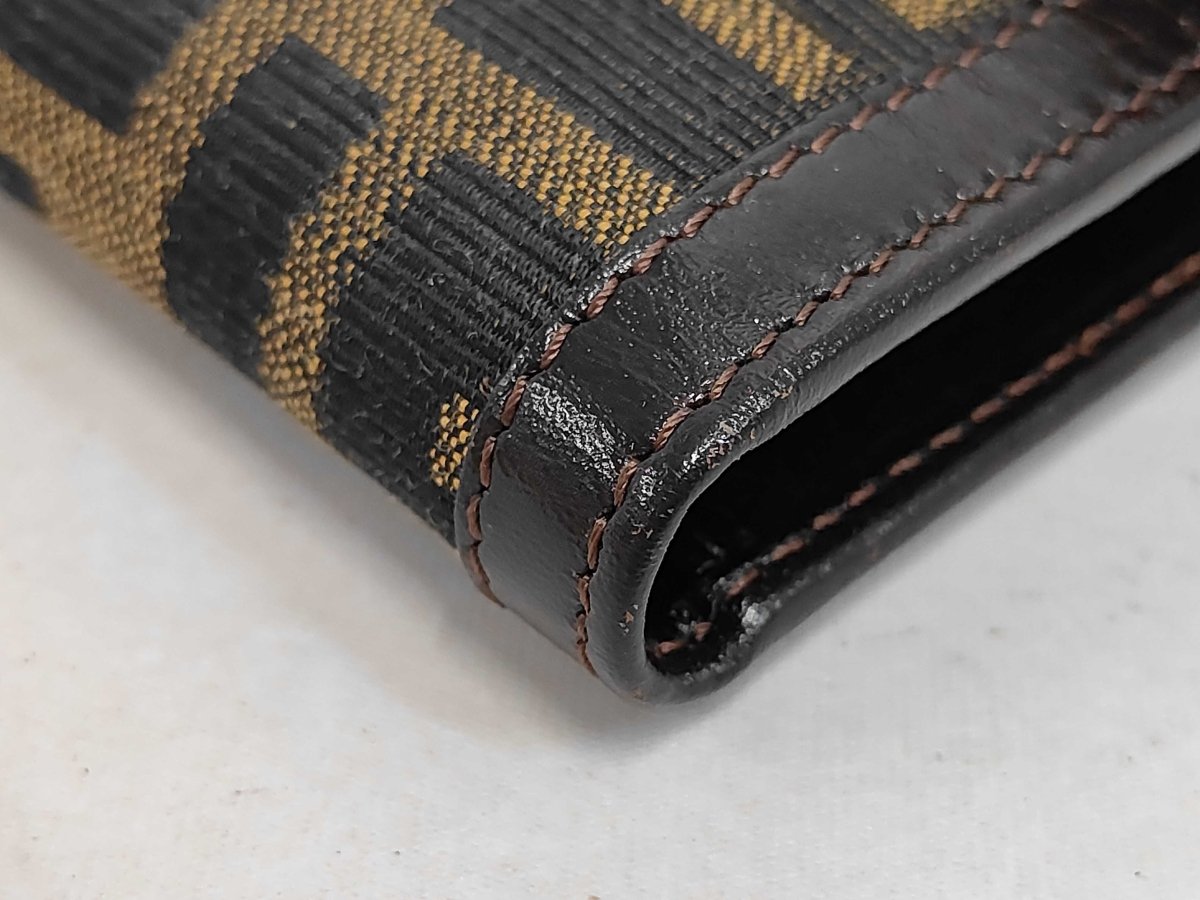 Fendi Trifold Flap - Brandsamsara