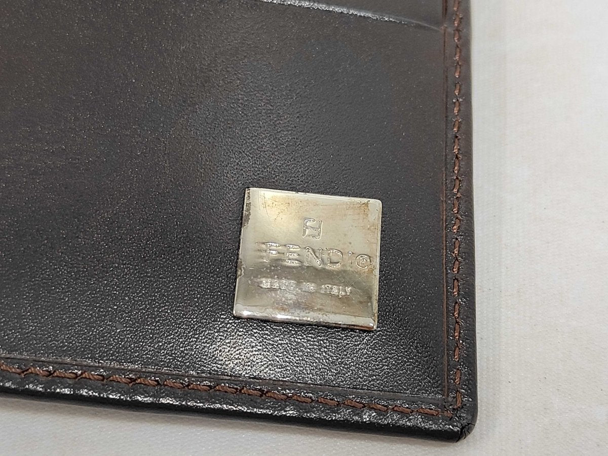 Fendi Trifold Flap - Brandsamsara