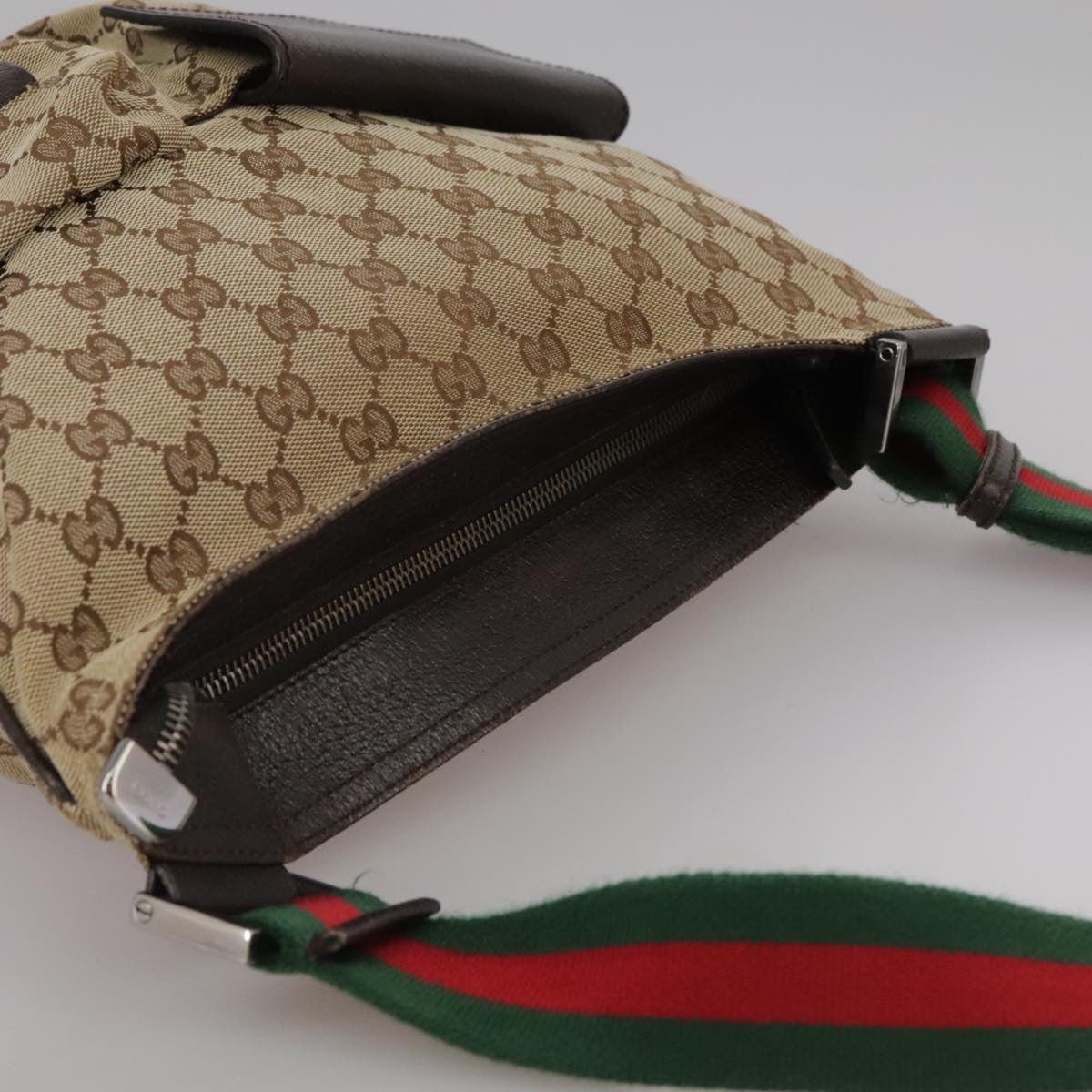 Gucci Double Pocket Web Messenger - Brandsamsara