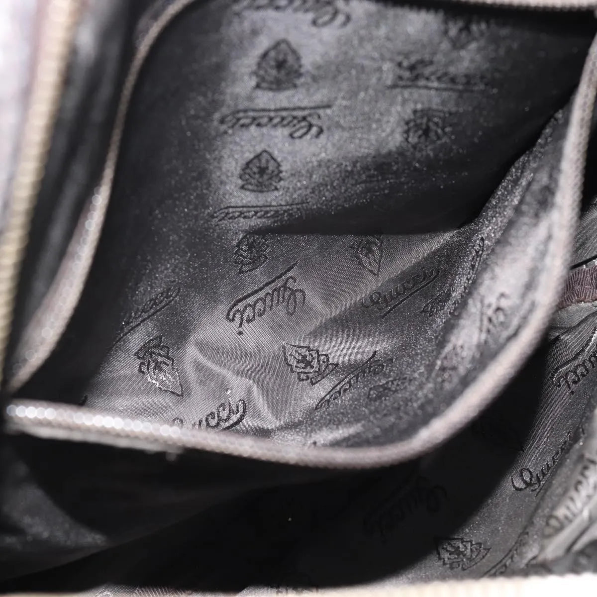 Gucci Front Zip Messenger - Brandsamsara
