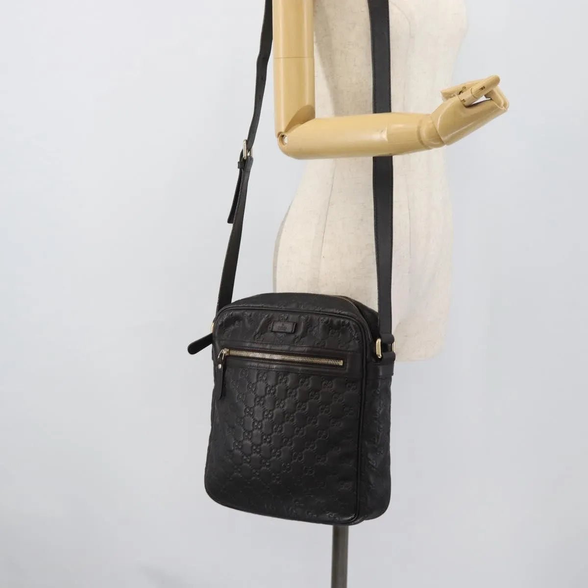 Gucci Front Zip Messenger - Brandsamsara