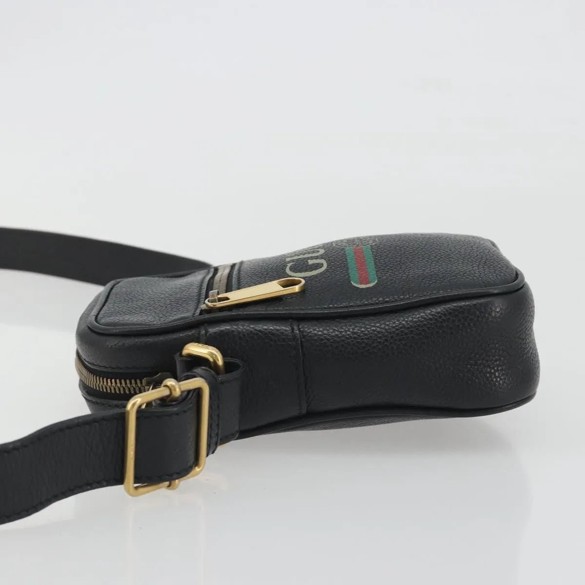 Gucci Logo Zip Messenger - Brandsamsara