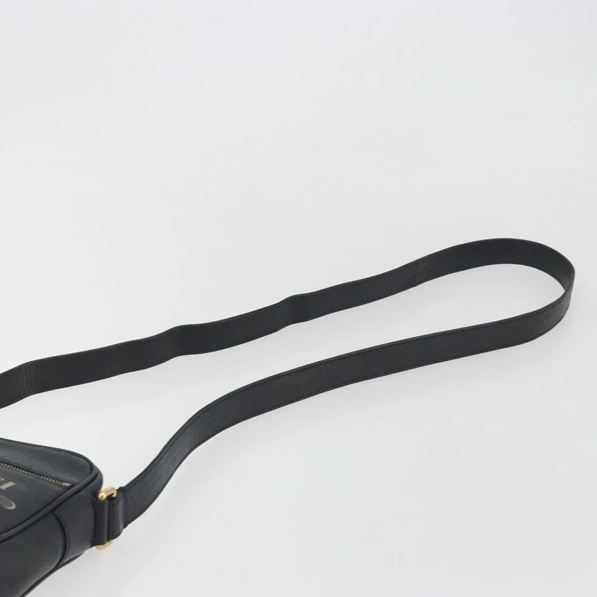 Gucci Logo Zip Messenger - Brandsamsara