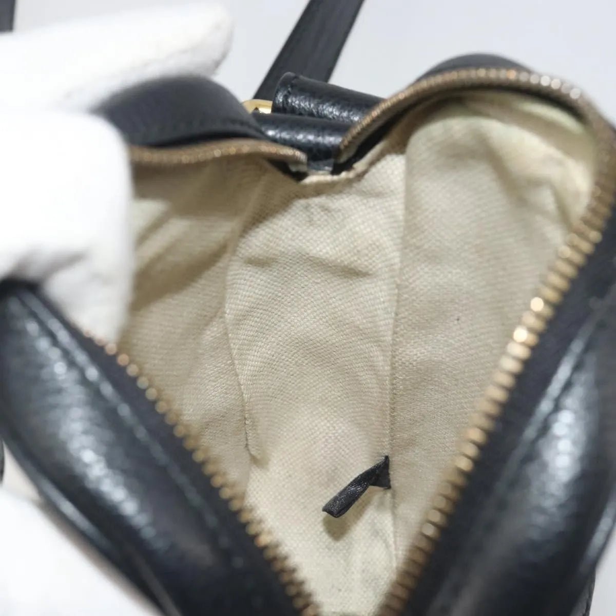 Gucci Logo Zip Messenger - Brandsamsara