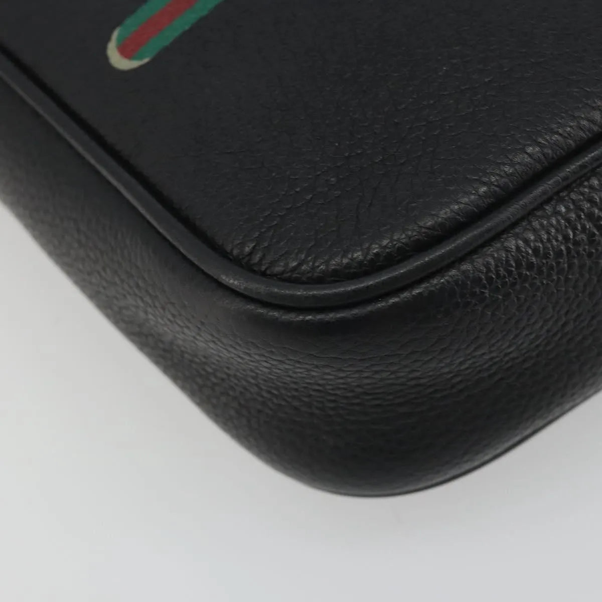 Gucci Logo Zip Messenger - Brandsamsara