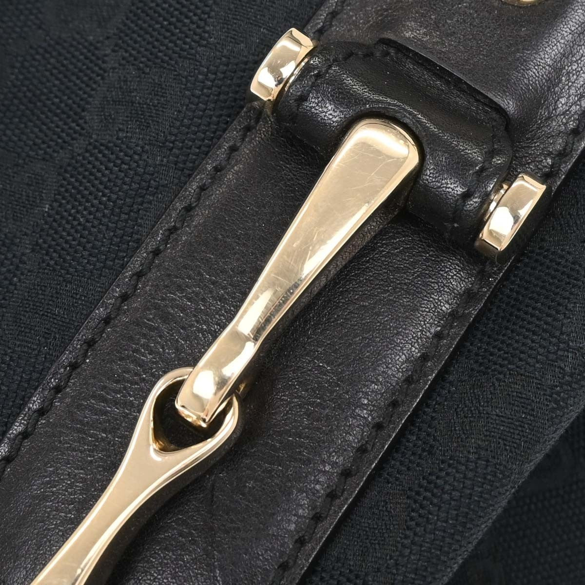 Gucci Pelham Shoulder Bag - Brandsamsara